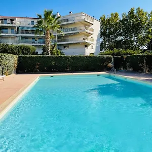 Studio De Standing Climatise, Avec Piscine, Proche De La Mer Fréjus